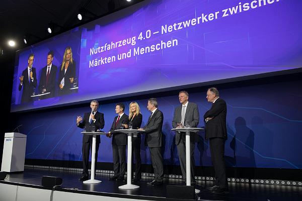 2 Eroeffnungsrundgang0026.jpg